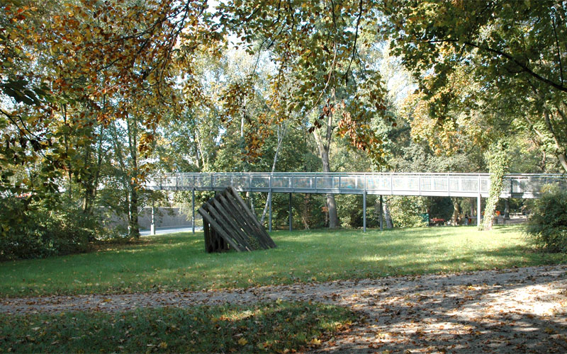 Fußgängerbrücke im Glacis